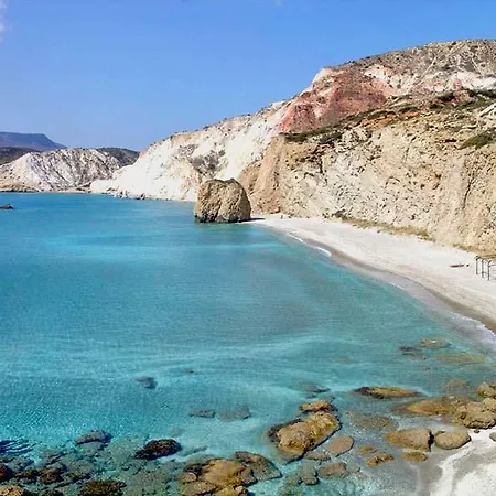 Thalassitra Village Adamantas (Milos)