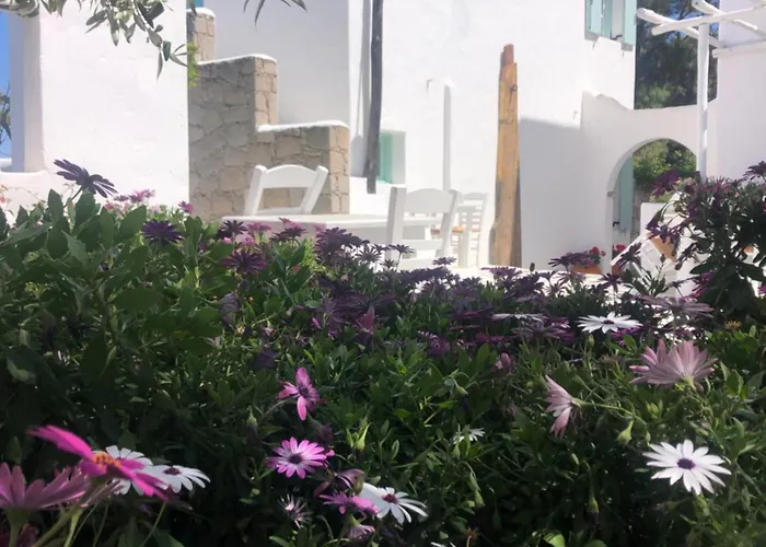 Thalassitra Village 2* Adamantas (Milos)