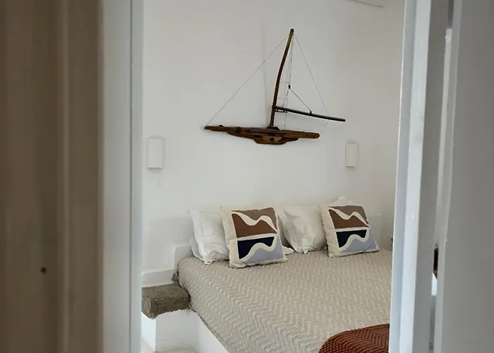 Thalassitra Village Adamantas (Milos)