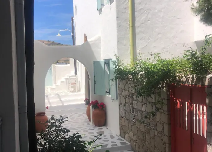 Thalassitra Village 2* Adamantas (Milos)