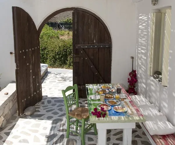 Thalassitra Village 2* Adamantas (Milos)