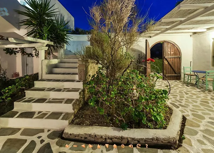 Thalassitra Village Adamantas (Milos)