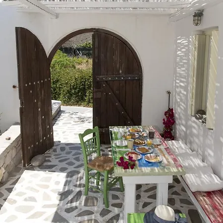 Thalassitra Village 2* Adamantas (Milos)