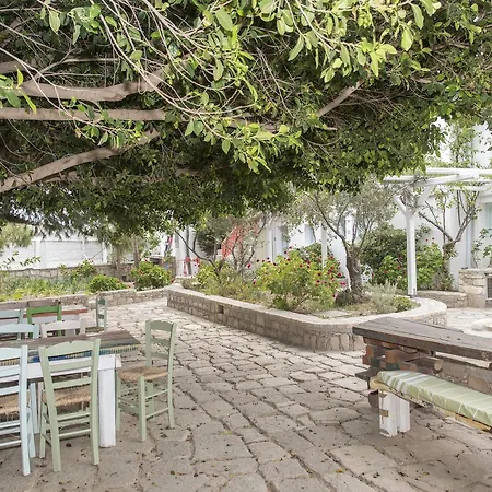 Thalassitra Village Adamantas (Milos)