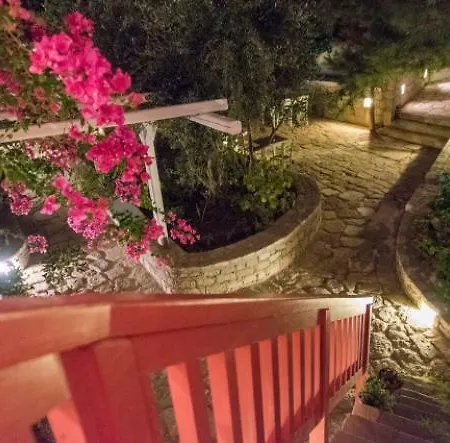 Thalassitra Village Hotell 2*