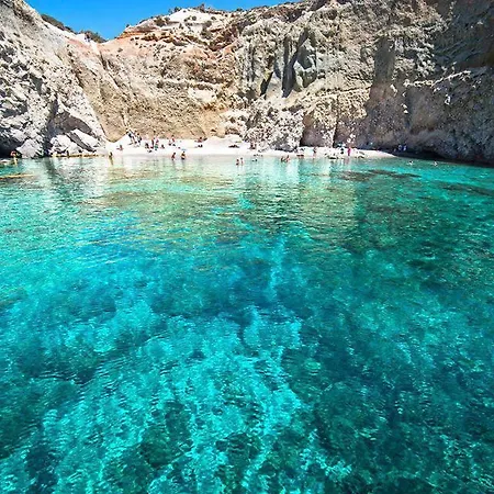 Thalassitra Village Adamantas (Milos)