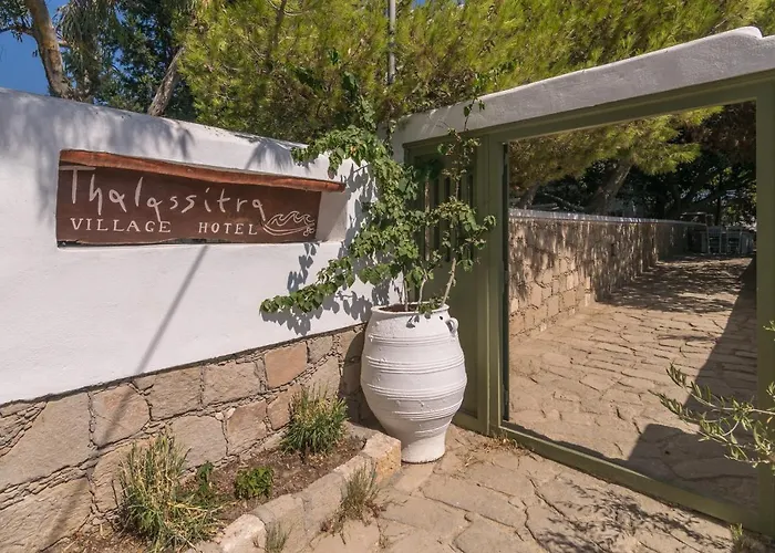 فندق Thalassitra Village